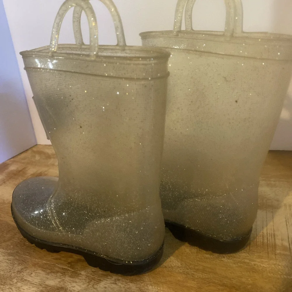 Muk Luks Child's Rubber knee High Pull on Rain/Water Boots With Glitter 9/10